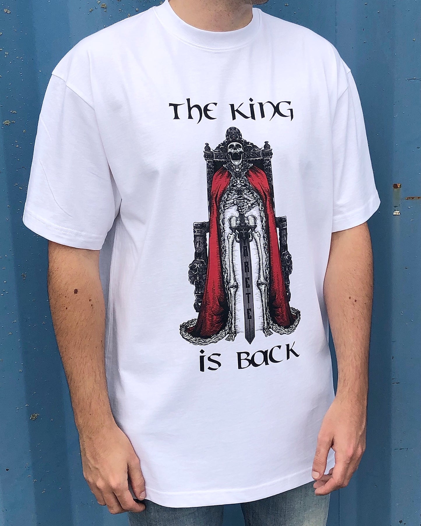 'THE KING IS BACK' T-shirt | White - ARETE